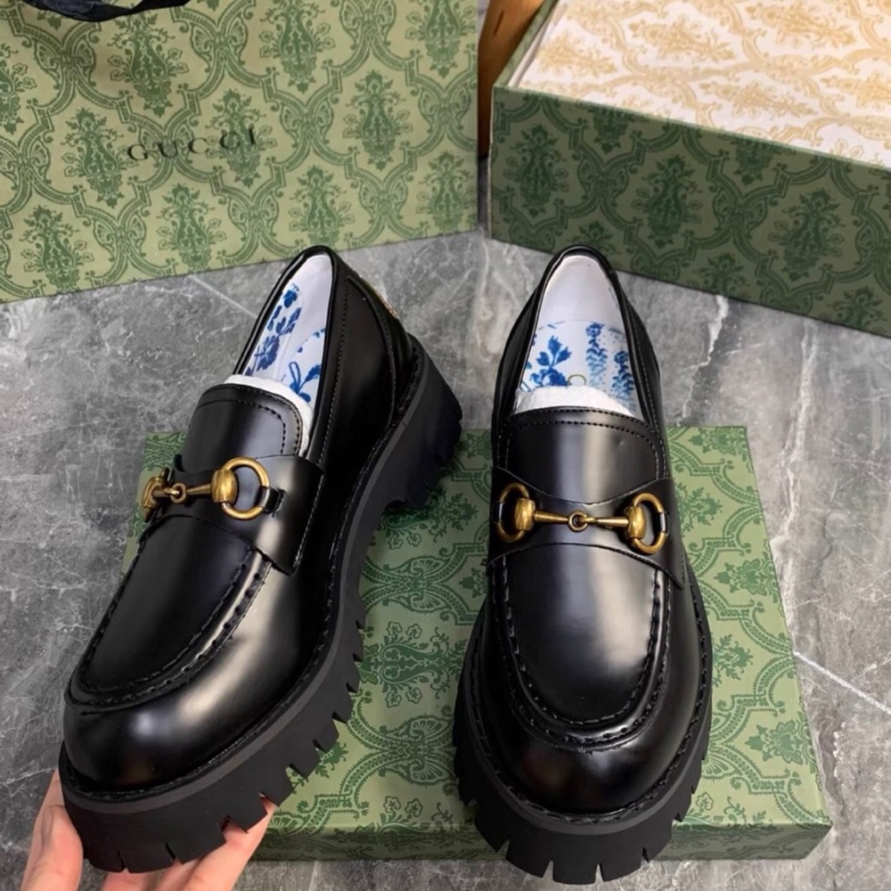 Gucci Black Leather Loafers with Gold Bit Detail - Picture 8 of 8